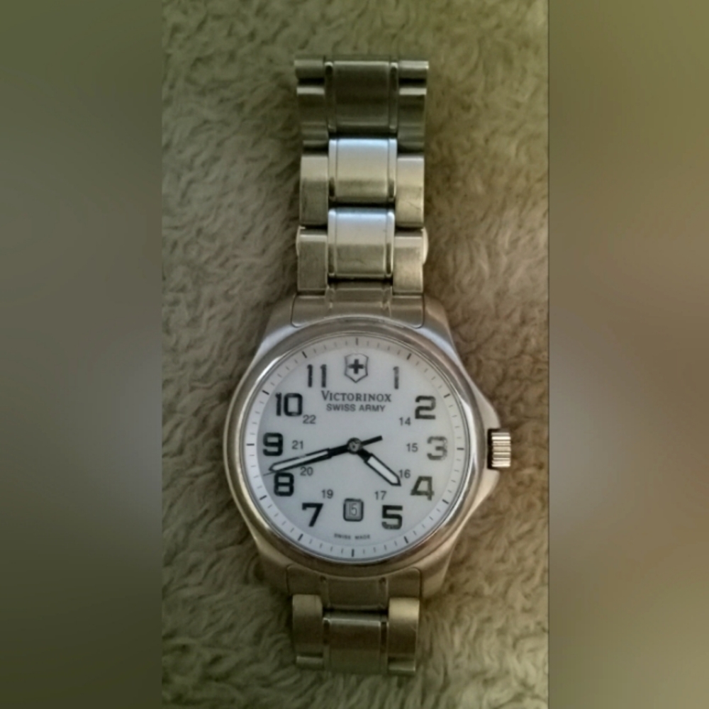 Victorinox Ladies Watch Model 241365
